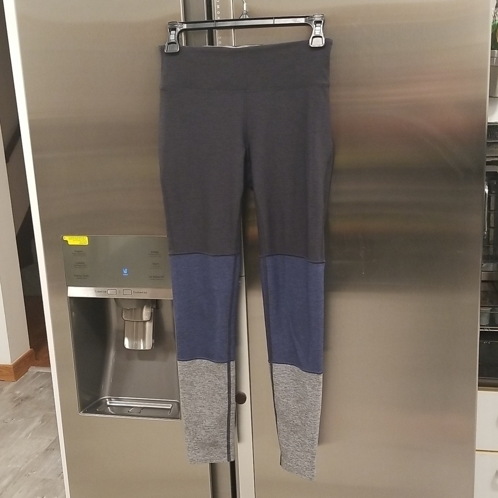 💕OUTDOOR VOICES💕 7/8 Springs Leggings ~ Grey & Blue Color Block Small